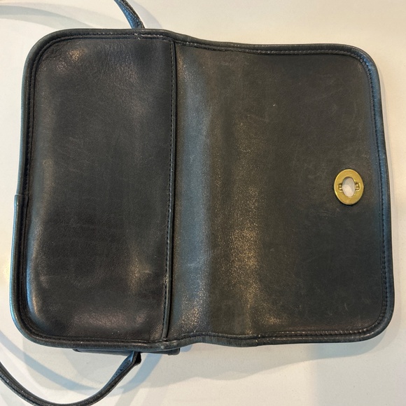 Vintage Coach Leather Shoulder Bag - Picture 11 of 14